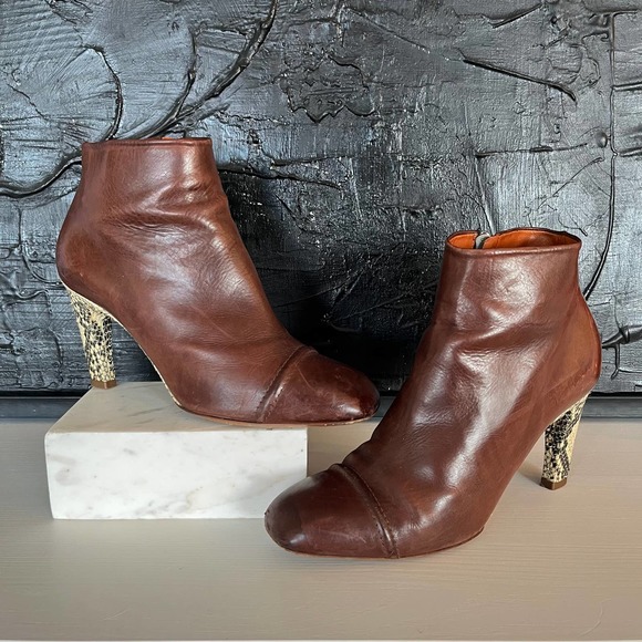 Dries Van Noten FW09 Red Leather and Python Heel Ankle Boots - Picture 2 of 11